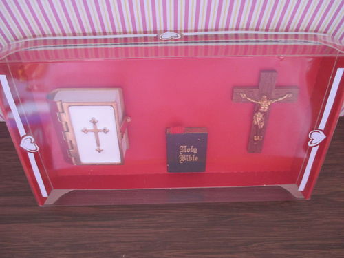 Kruzifix und Bibel Set