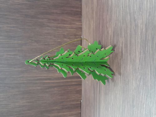 Holzbaum grün